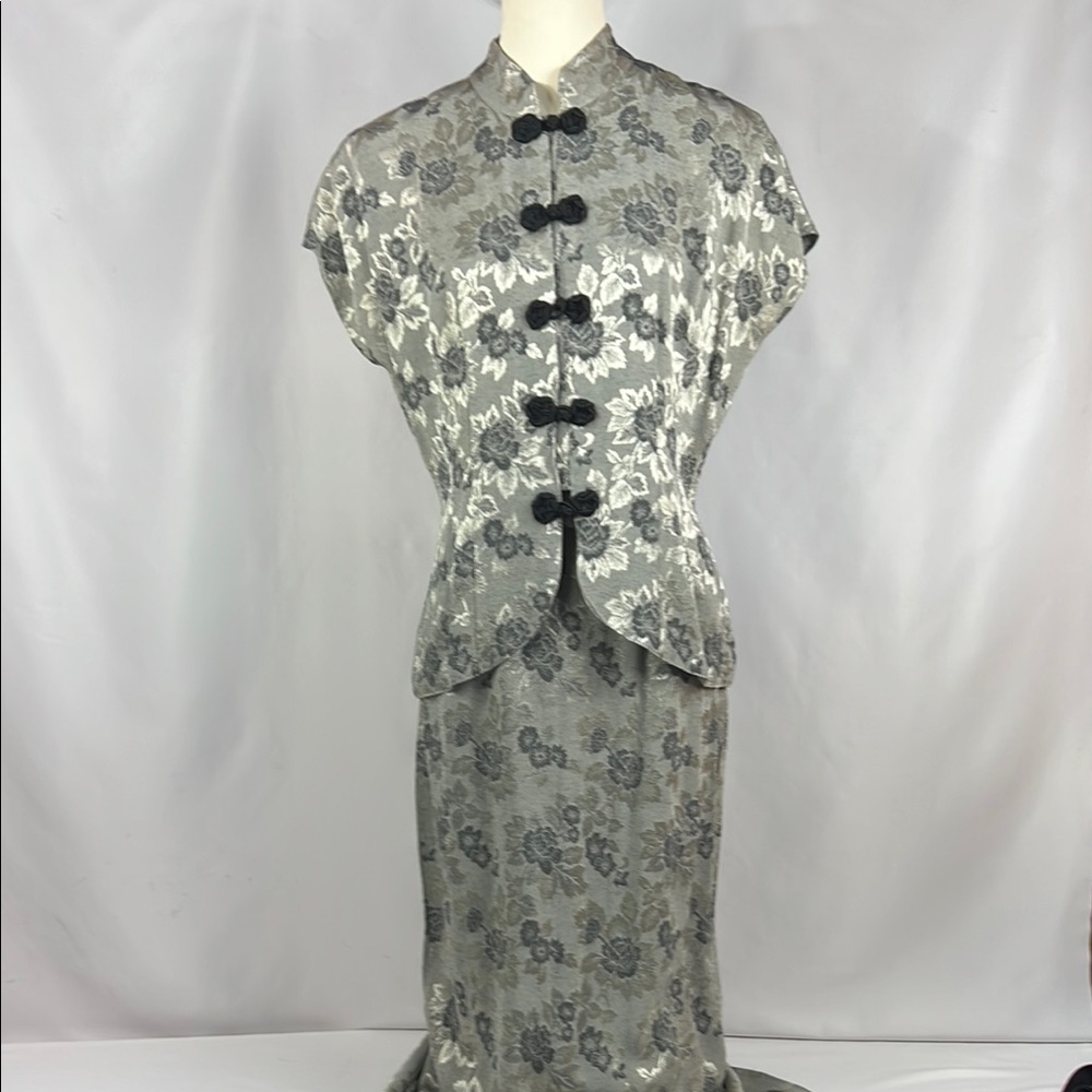 Vintage 90's La Belle Asian Inspired Elegant Gray Floral Skirt and Top Size S